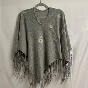 Garnet Hill 100% Cashmere Snowflake Embroidered Fringe Poncho Gray OS